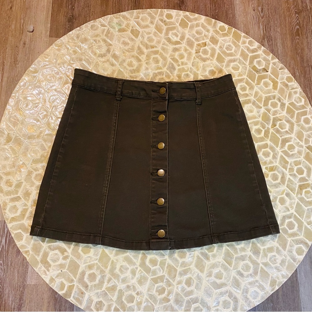 Forever 21 forest green mini skirt with some stretch size 31